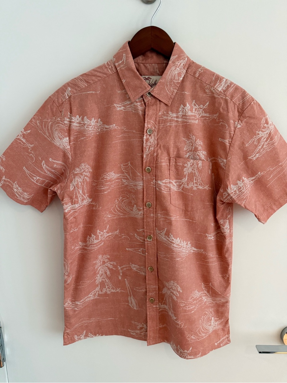 Men's Short-Sleeve Coral Print Button-Up Shirt